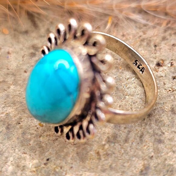 Beautiful Howlite Oval Stone 925 Stamp Silver Ring ( Size 6) - Picture 4 of 9